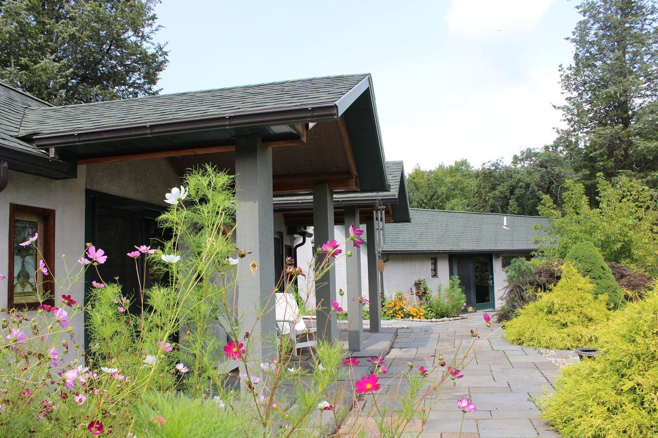 New Park Retreat Hotell Ithaca Eksteriør bilde